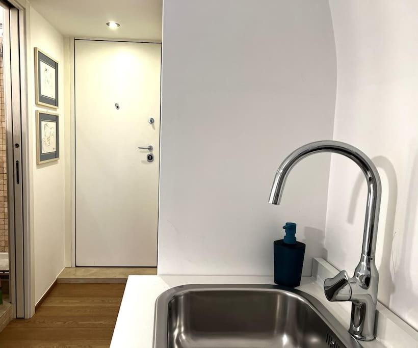Tiny House In Centro Bari Exterior foto